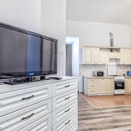 Уютная Квартира С Террасой В Сердце Столицы Apartment Taldykol Ngoại thất bức ảnh
