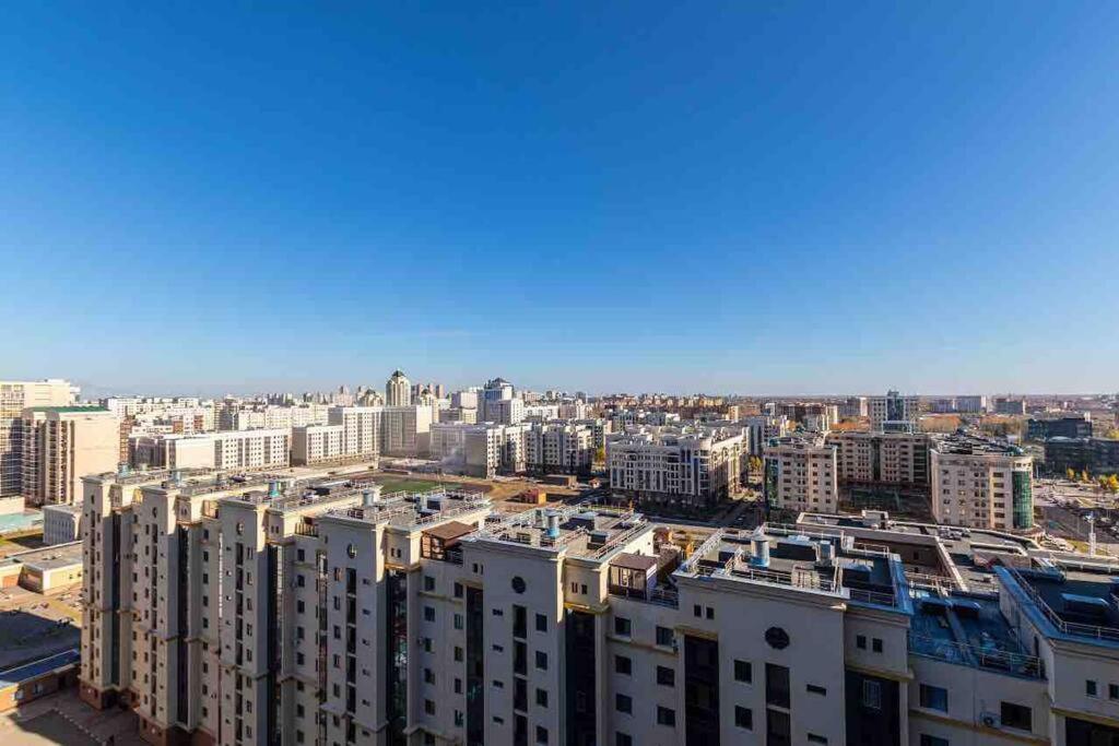 Уютная Квартира С Террасой В Сердце Столицы Apartment Taldykol Ngoại thất bức ảnh